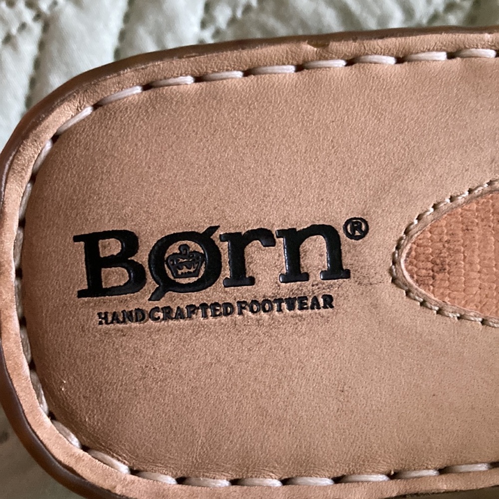 Born sandals